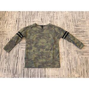 New Rebel Sugar women's medium fleece lined camo 3/4 sleeve sweatshirt